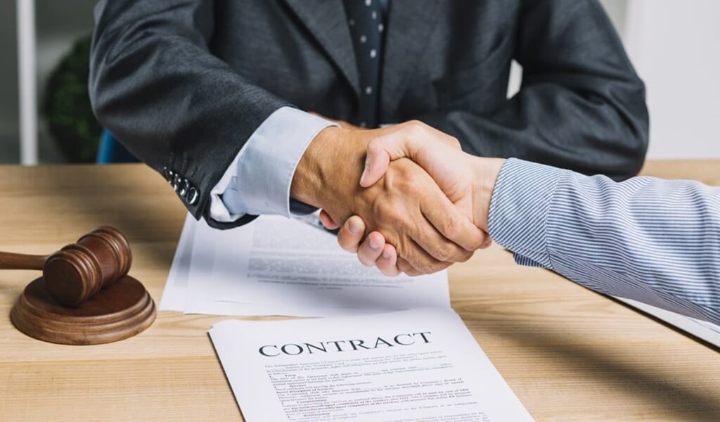 Bắt buộc ký kết hợp đồng mở tài khoản lưu ký với công ty chứng khoán nơi mình lựa chọn lưu ký